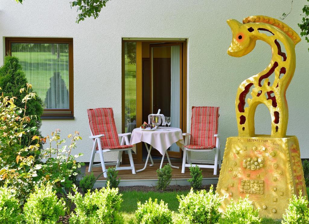 Hotel Schmitt Garni Monchberg  ภายนอก รูปภาพ