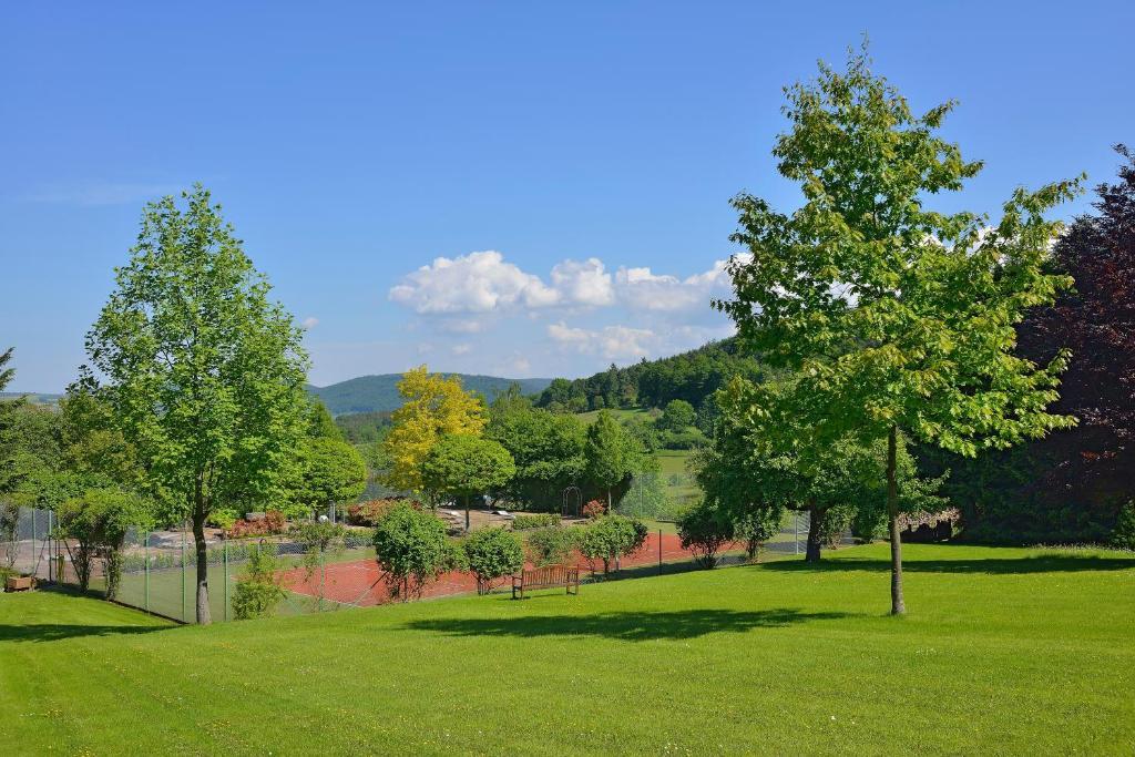 Hotel Schmitt Garni Monchberg  ภายนอก รูปภาพ