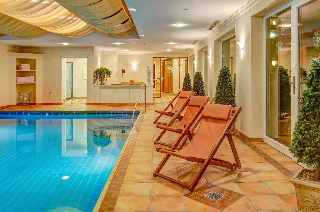 Hotel Schmitt Garni Monchberg  ภายนอก รูปภาพ